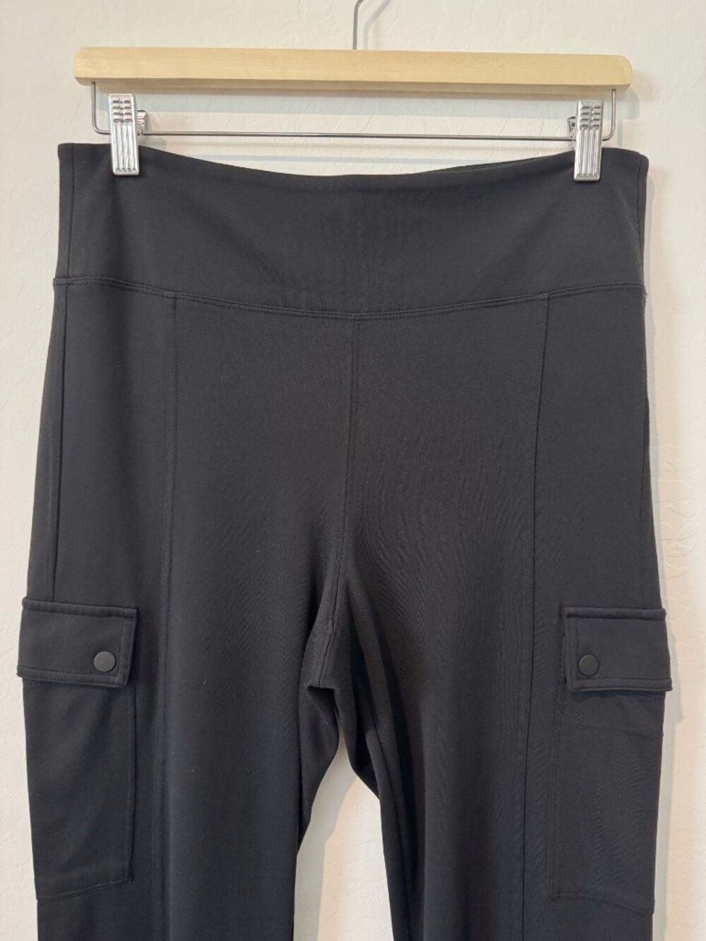 Athleta Delancey Pants Size Medium Black Straight Leg High Rise Cargo Sporty - Picture 5 of 10